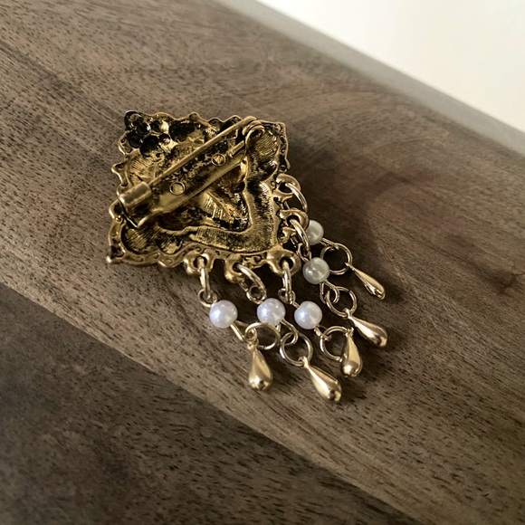 SOLD. Delicate Vintage Brooch - Picture 2 of 3